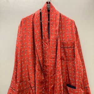 Benjamin James Silk Red Robe with Racing Horse Print  DJ E3-15